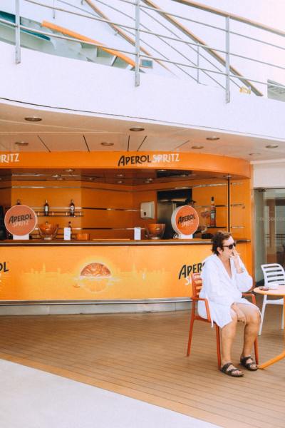 photo-1579463535845-d9c98f905668